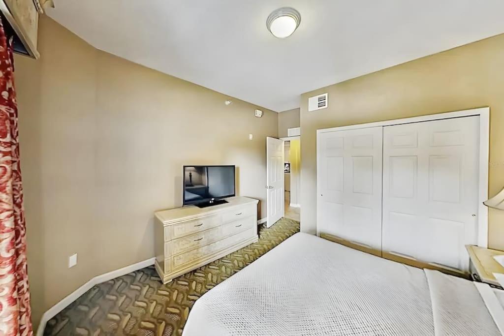 Entire Rental 3-Br Minutes From Disney X8 Hot Tub Apartment 2204 Orlando Extérieur photo