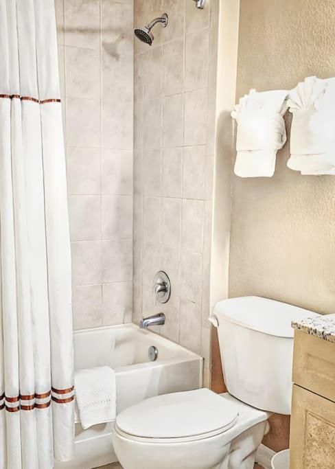 Entire Rental 3-Br Minutes From Disney X8 Hot Tub Apartment 2204 Orlando Extérieur photo
