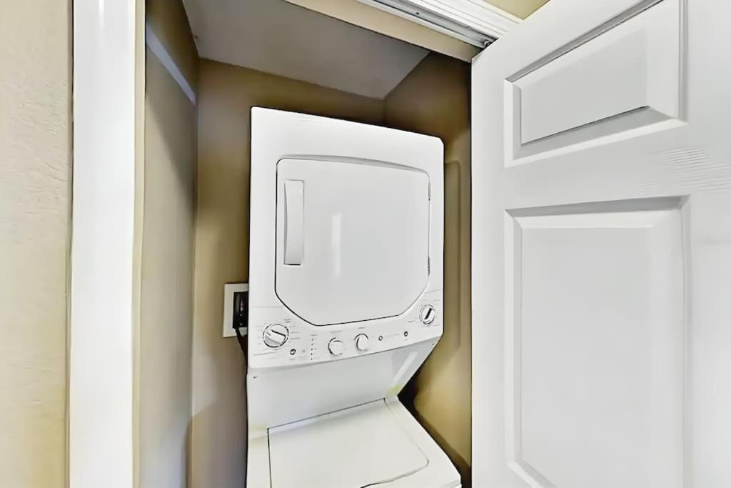 Entire Rental 3-Br Minutes From Disney X8 Hot Tub Apartment 2204 Orlando Extérieur photo